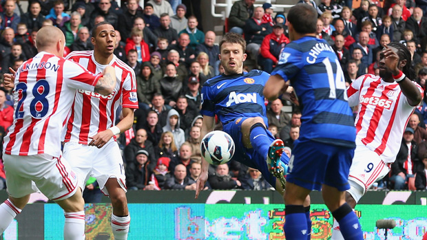 Michael Carrick scores v Stoke City